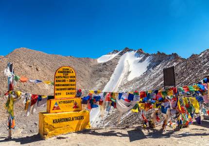 Wonders of Ladakh: Lakes, Valleys & Monasteries Tour