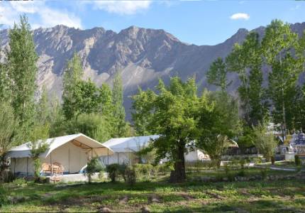 Wonders of Ladakh: Lakes, Valleys & Monasteries Tour